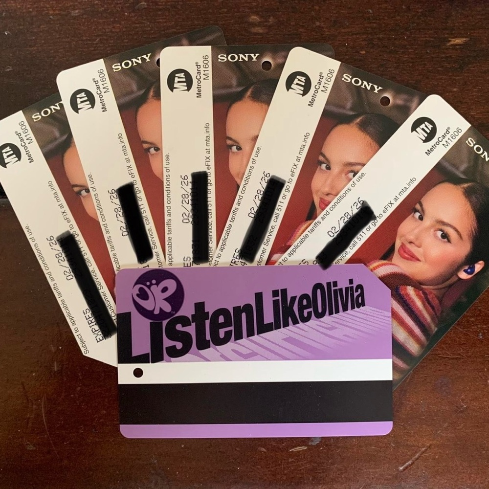 2 olivia rodrigo metrocards